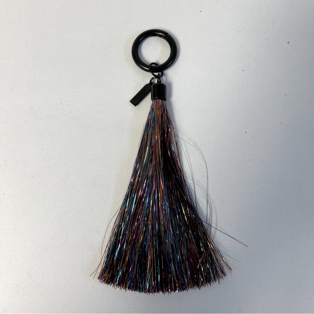 VICTORIA’S SCRT Metallic Tassel Keychain NWOT